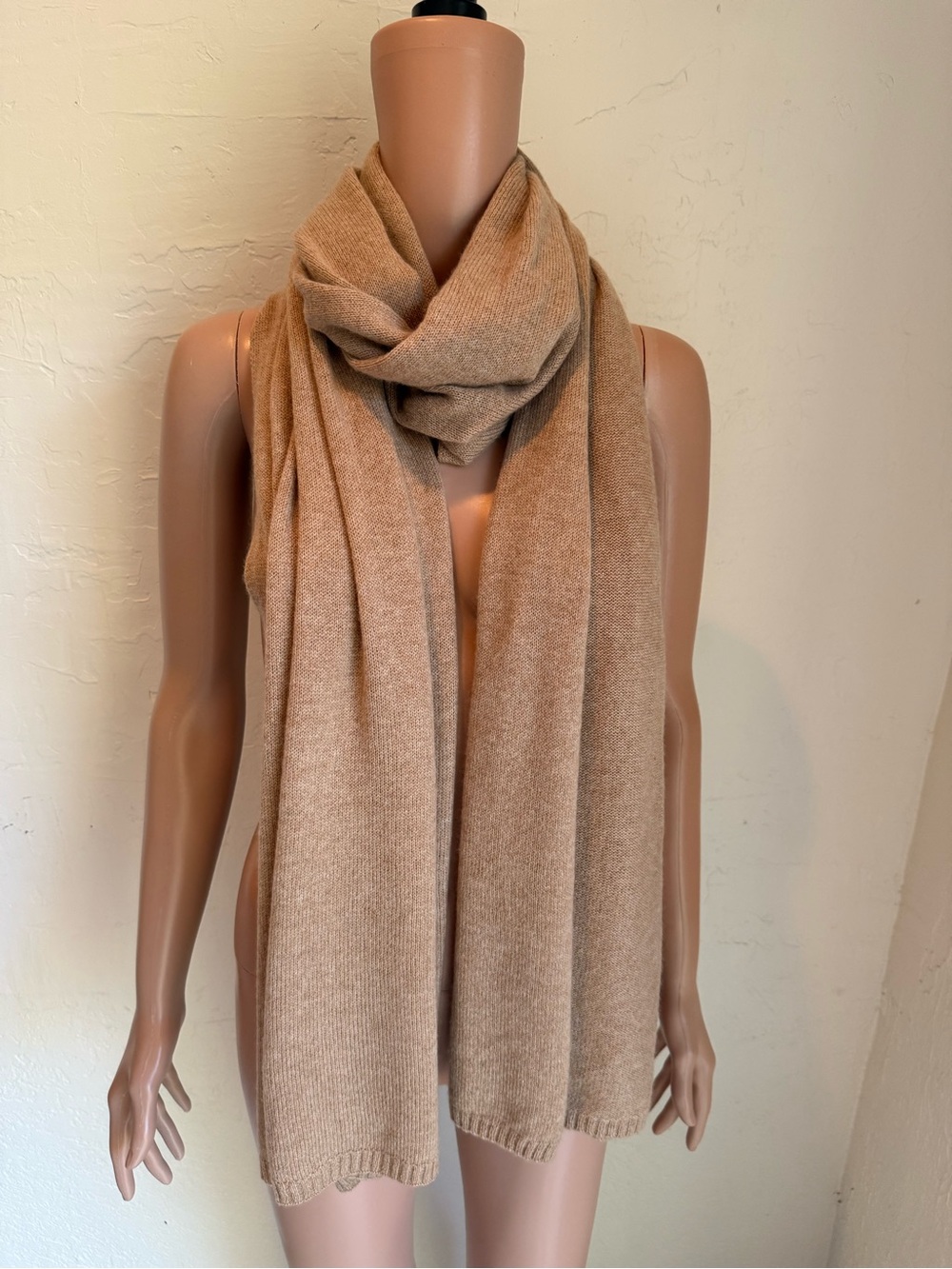 Club Monaco Cashmere Warm Winter Cozy Camel Knit Neck Scarf Women Accessories